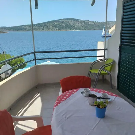 Rosa Apartman *